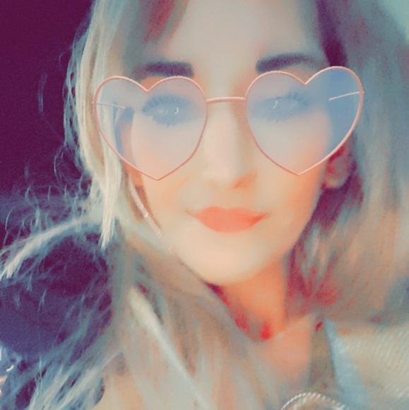 Meet your Posher, Janene - Picture 1 of 1